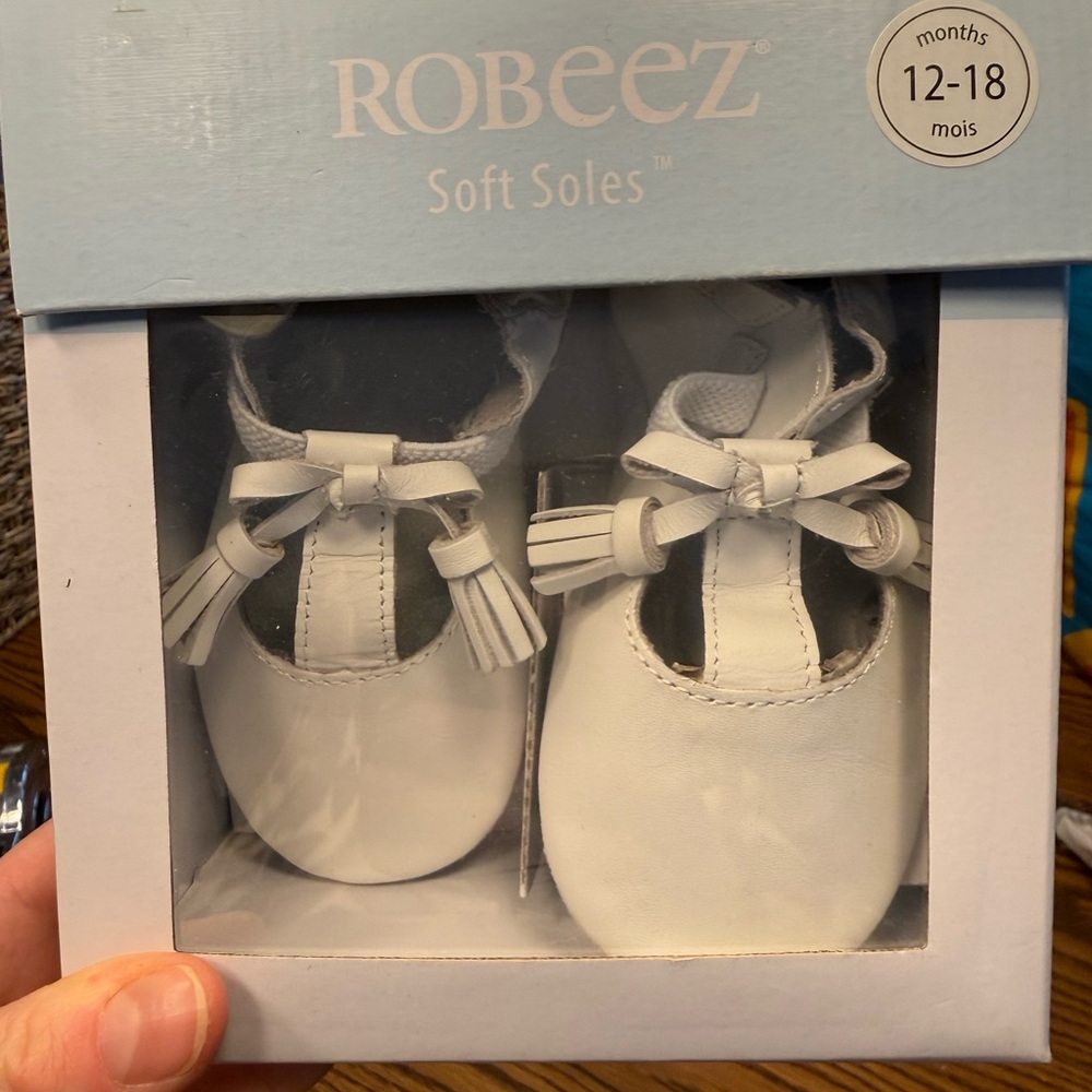 Robeez White Baby Soft Sole Shoes with Tassels